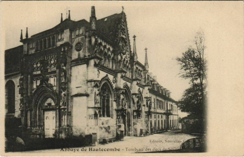 Carte postale ancienne Abbaye de Hautecombe - Tombeau des Ducs de Savoie