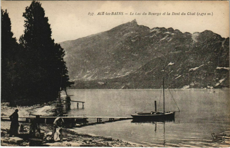 Carte postale ancienne Aix-les-Bains Le Lac du Bourget et la Dent du Chat à Aix-les-Bains