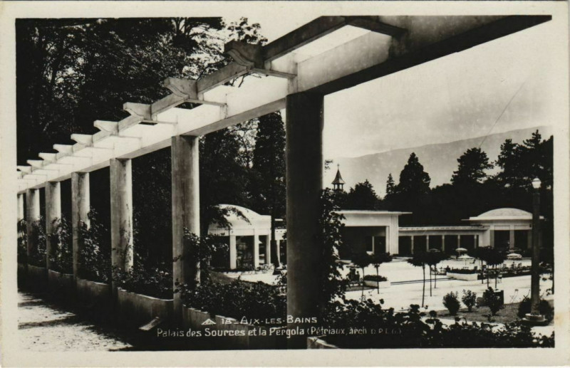 Carte postale ancienne Aix-les-Bains Palais des Sources et la Pergola à Aix-les-Bains