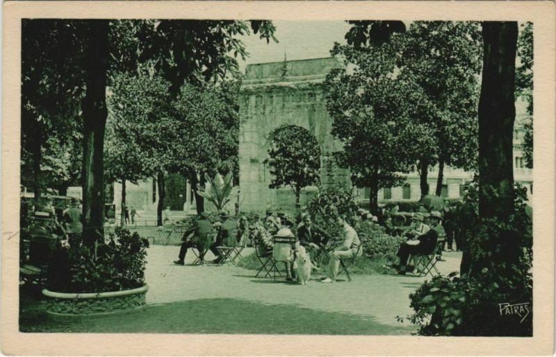 Carte postale ancienne Aix-les-Bains L'Arc de Triomphe Romain à Aix-les-Bains
