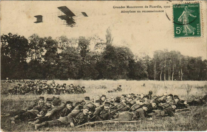 Carte postale ancienne Manoeuvres de Picardie Aároplane en reconnaissance