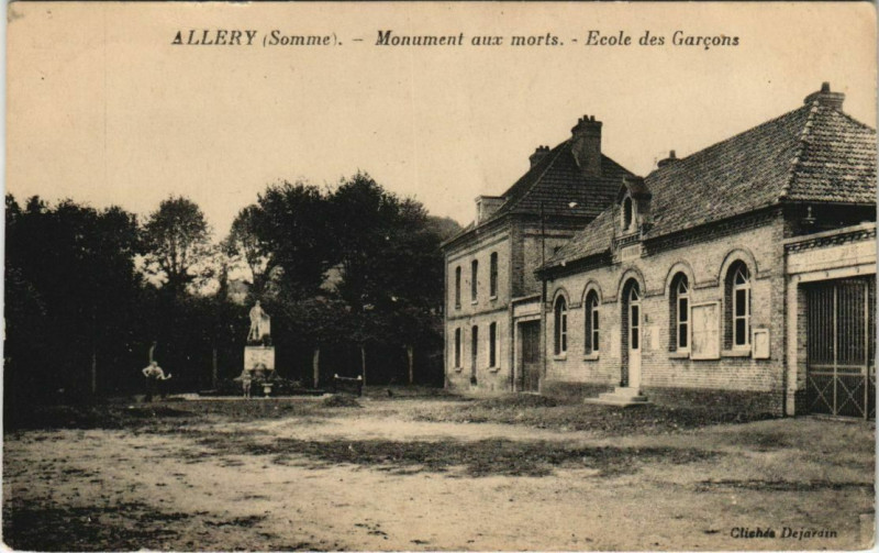 Carte postale ancienne Allery Monument aux Morts à Allery