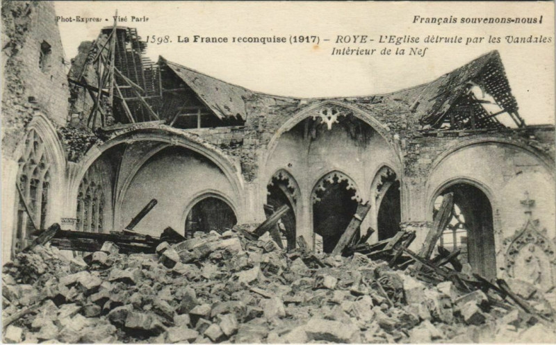 Carte postale ancienne Guerre Roye Eglise à Roye