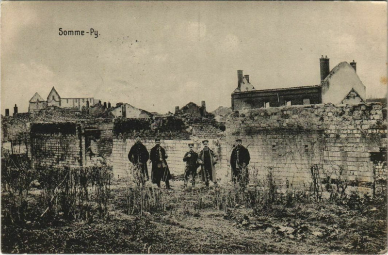 Carte postale ancienne Somme-Py soldats à Y