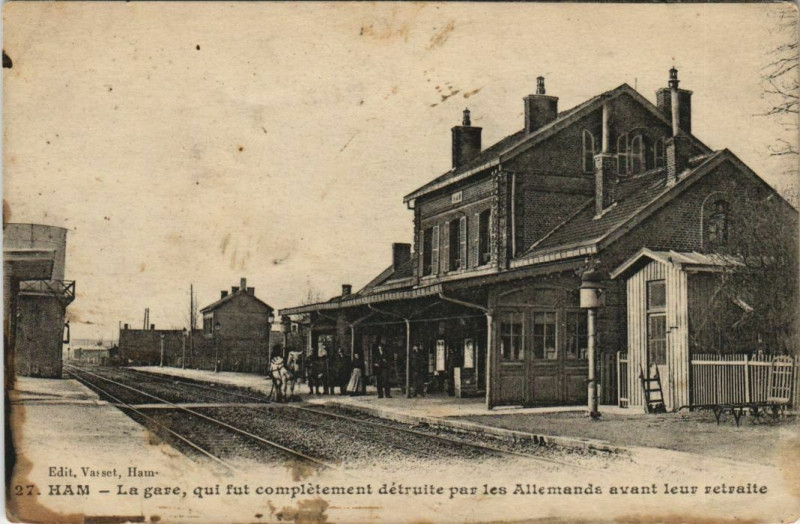 Carte postale ancienne Ham La Gare à Ham