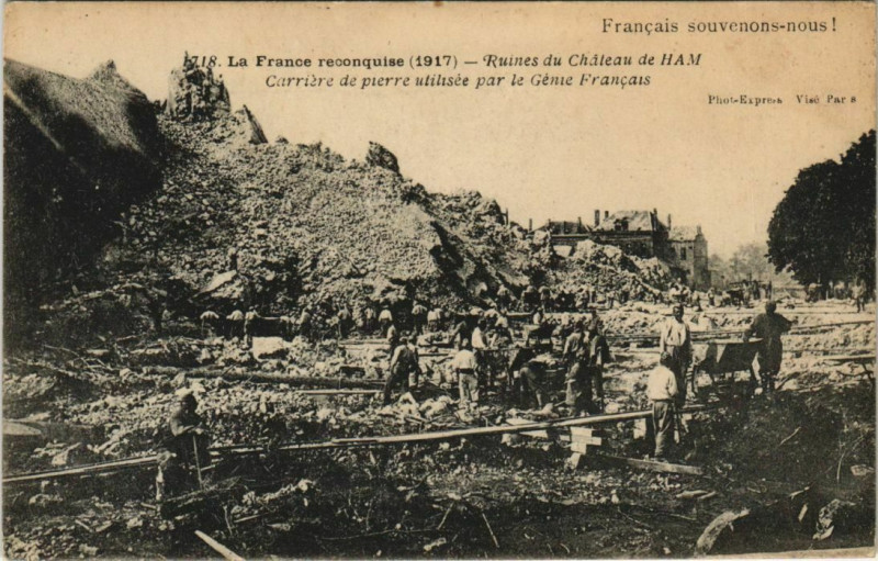 Carte postale ancienne Guerre Ham Le Chateau Ruines à Ham