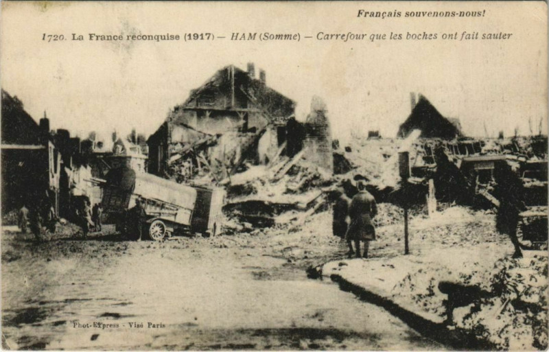 Carte postale ancienne Guerre Ham Carrefour à Ham