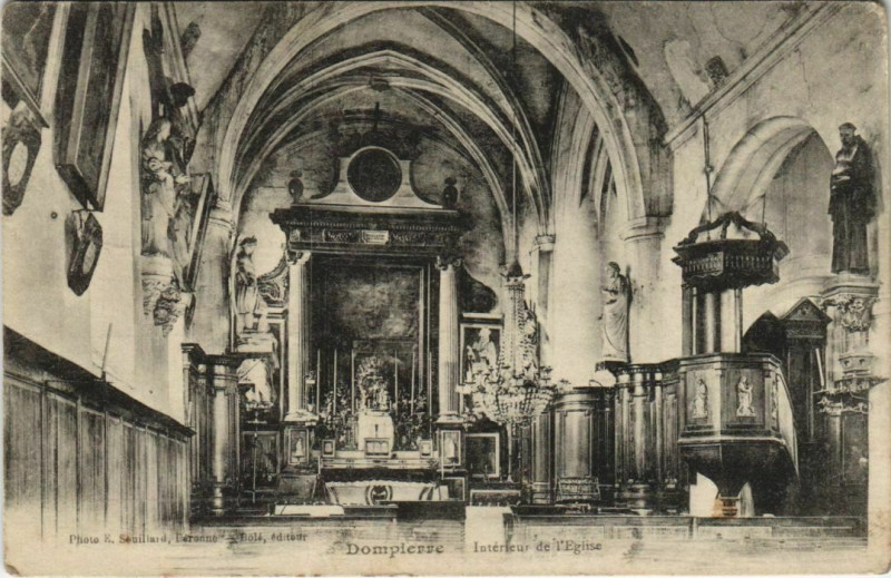 Carte postale ancienne Dompierre Intérieur de l'Eglise