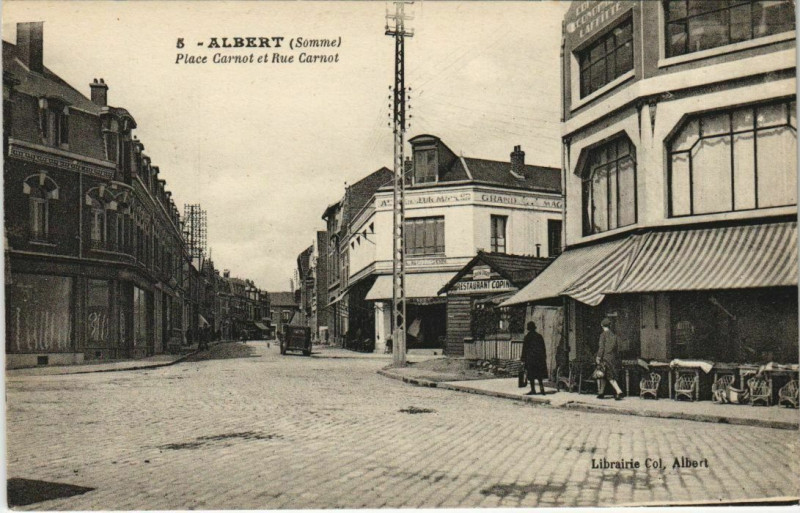 Carte postale ancienne Albert place Carnot et Rue Carnot à Albert