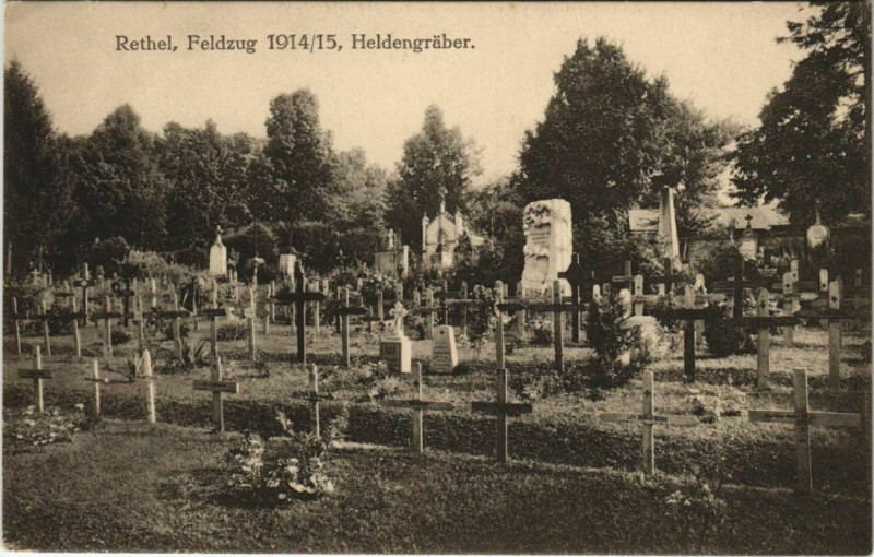 Carte postale ancienne Rethel Feldzug heldengraber