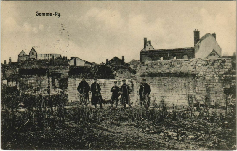 Carte postale ancienne Somme-Py soldats à Y