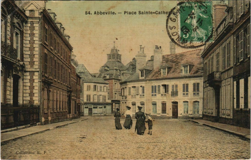 Carte postale ancienne Abbeville place Sainte-Catherine à Abbeville