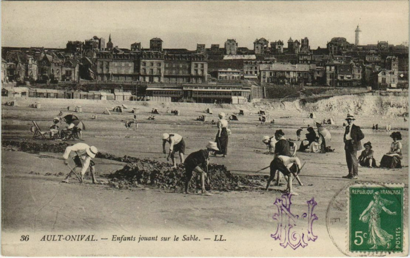 Carte postale ancienne Onival Enfants jouant sur le Sable