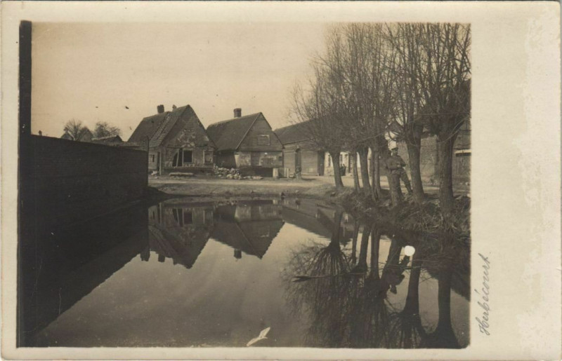 Carte postale ancienne Carte photo Herbecourt reflet sur l'eau