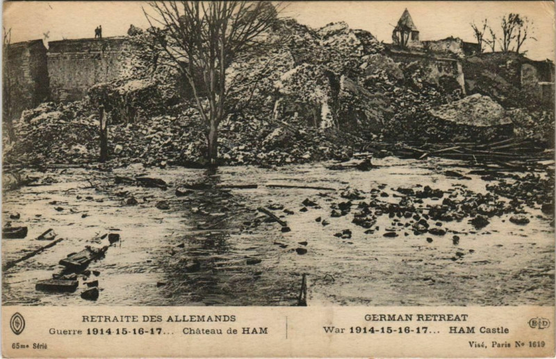 Carte postale ancienne Guerre Ham Le Chateau Ruines à Ham