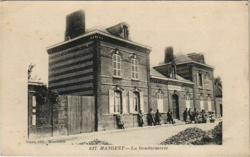 Carte postale ancienne Hangest La gendarmerie
