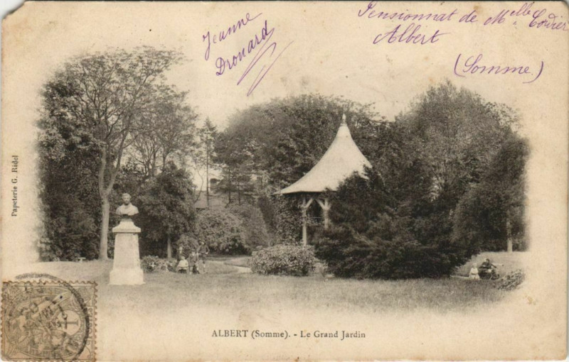 Carte postale ancienne Albert Le Grand Jardin à Albert