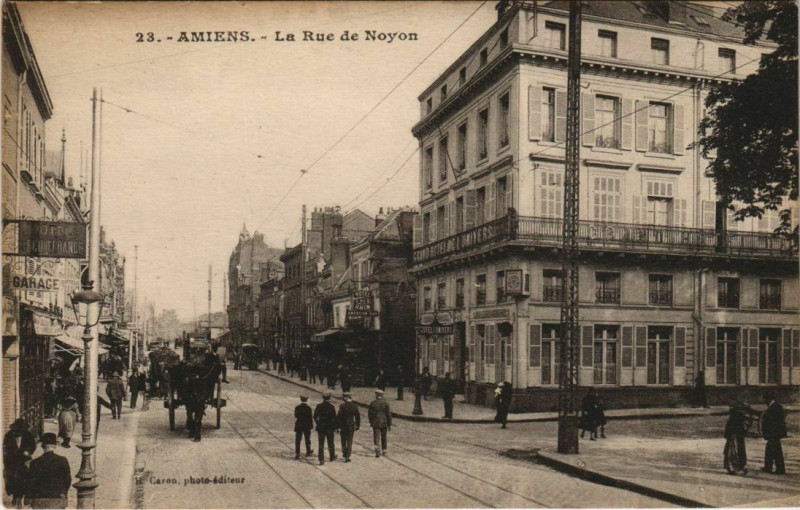 Carte postale ancienne Amiens Rue de Noyon à Amiens