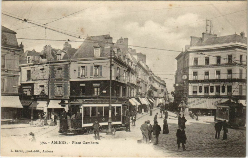 Carte postale ancienne Amiens Place Gambetta à Amiens