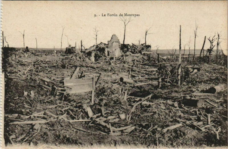 Carte postale ancienne Guerre Maurepas Le Fortin à Maurepas