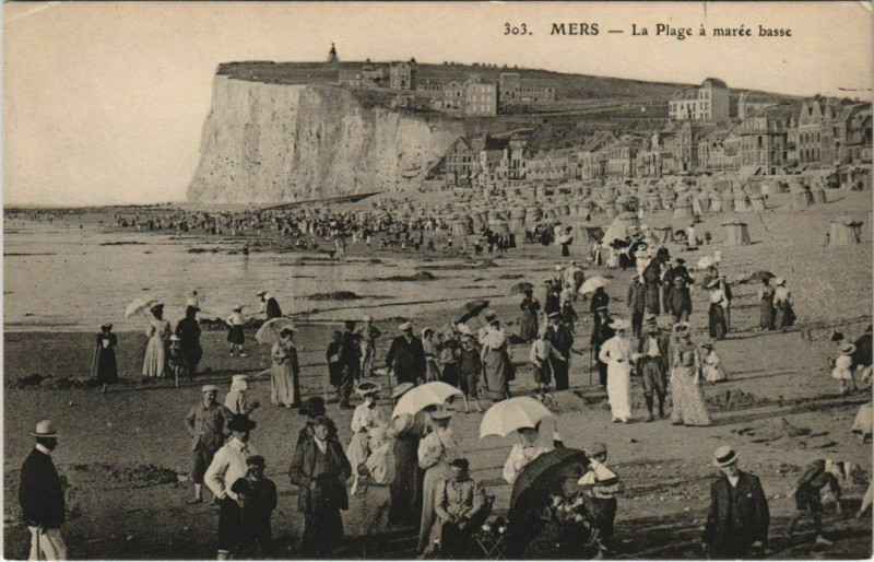 Carte postale ancienne Mers-Les-Bains La Plage a Marée basse à Mers-les-Bains