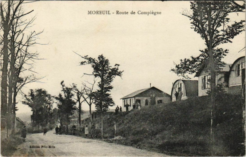Carte postale ancienne Moreuil Route de Compiegne à Moreuil