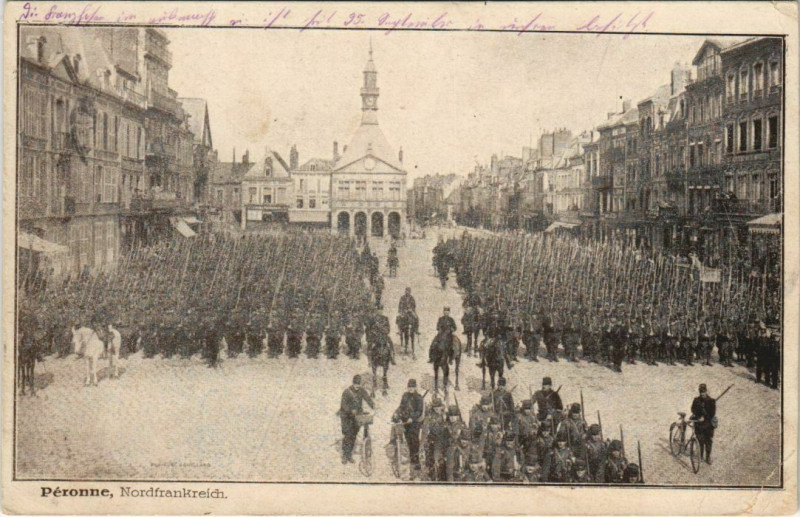 Carte postale ancienne Peronne Marktplatz