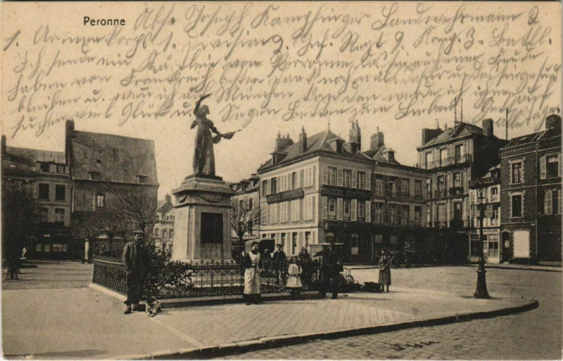 Carte postale ancienne Peronne La Place