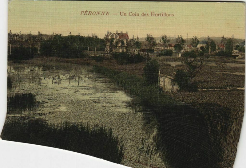 Carte postale ancienne Peronne un coin des Hortillons