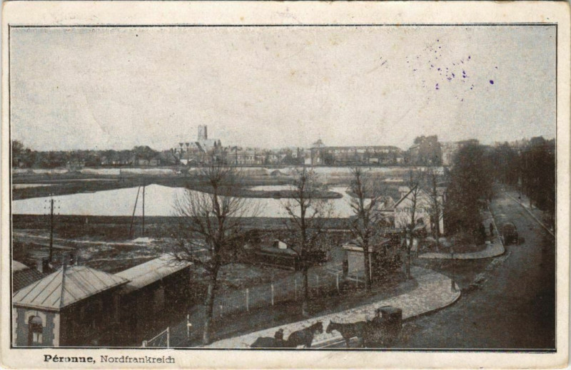 Carte postale ancienne Peronne vue générale