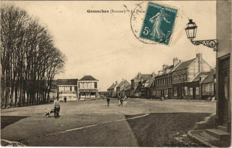Carte postale ancienne Gamaches La Place à Gamaches