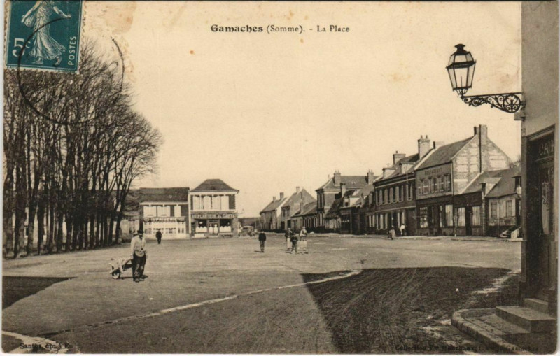 Carte postale ancienne Gamaches La Place à Gamaches