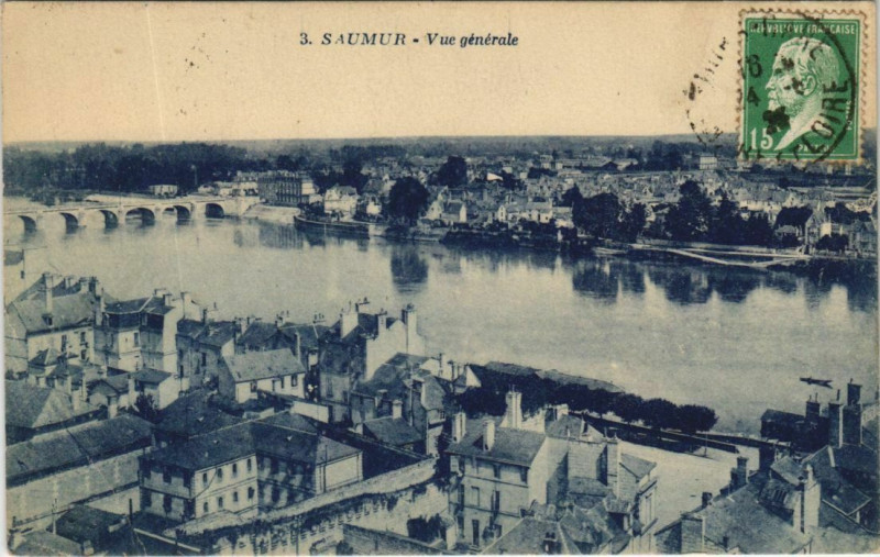 Carte postale ancienne Saumur vue generale France à Saumur