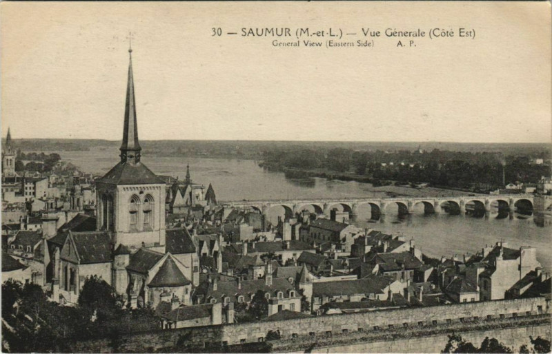 Carte postale ancienne Saumur vue generale France à Saumur