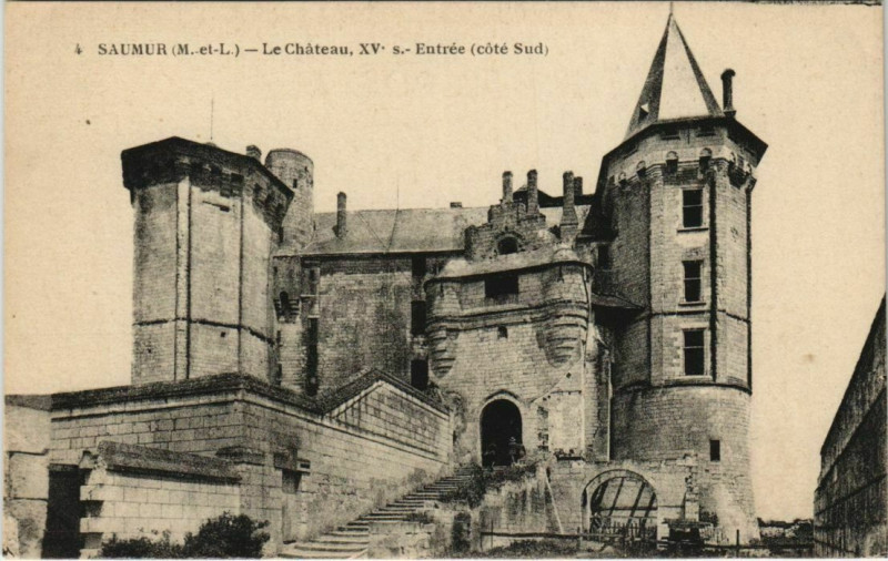 Carte postale ancienne Saumur Le Chateau , Entree France à Saumur