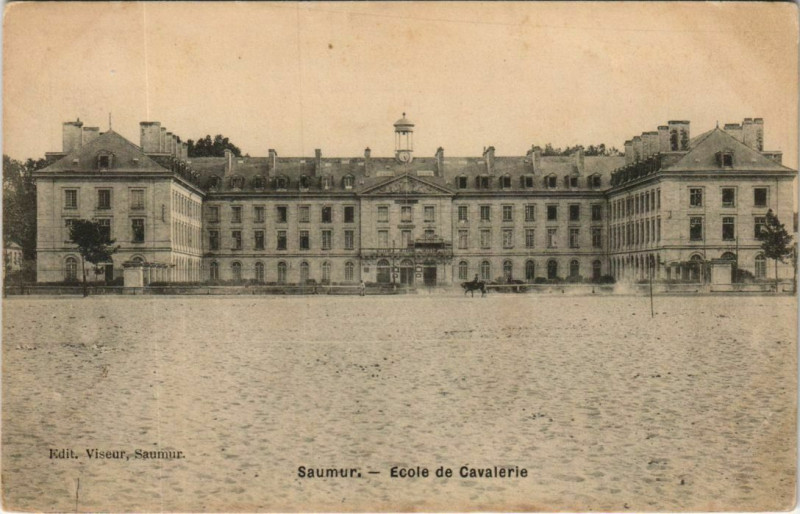 Carte postale ancienne Saumur Ecole de Cavalerie France à Saumur