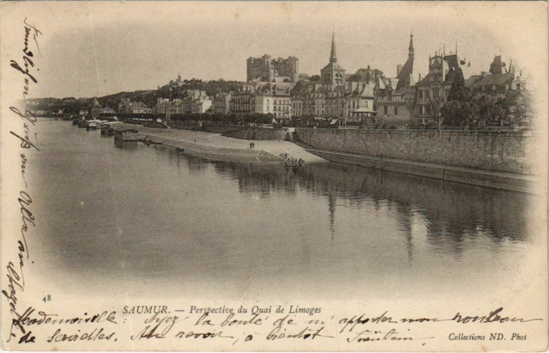 Carte postale ancienne Saumur Perspective du Quai de Limoges France à Saumur