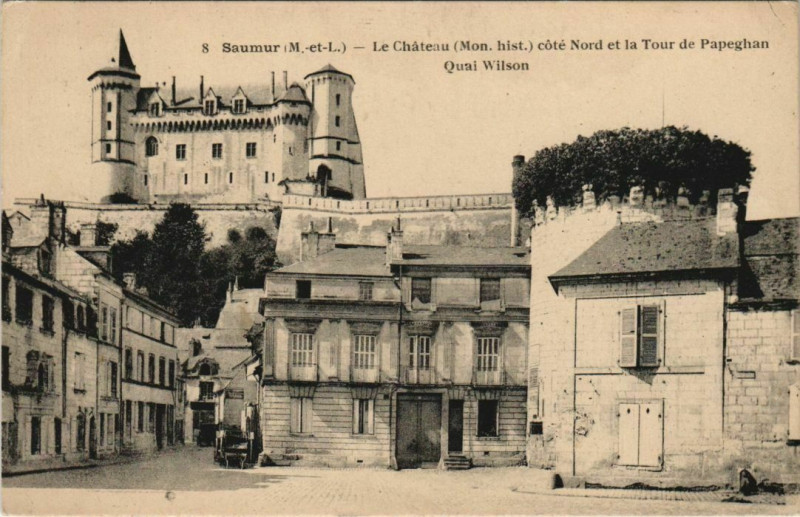 Carte postale ancienne Saumur Le Chateau France à Saumur