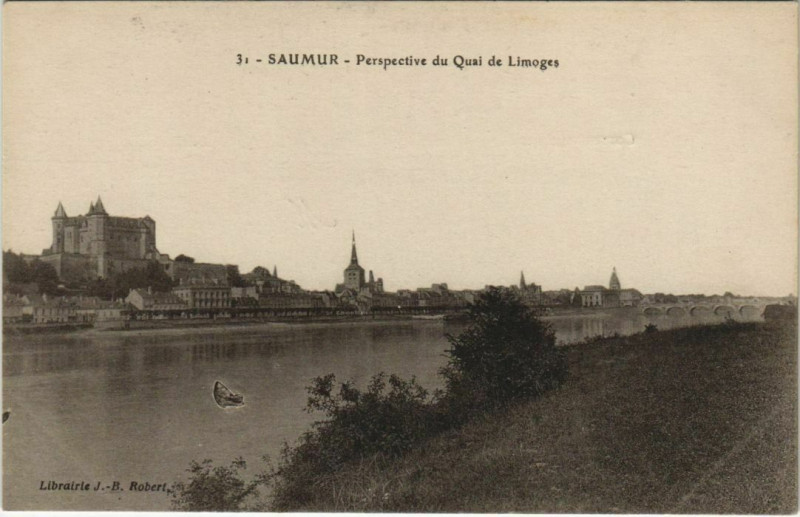 Carte postale ancienne Saumur Perspective du Quai de Limoges France à Saumur