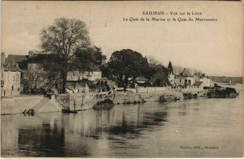 Carte postale ancienne Saumur Quai de la Marine,Quai du Maronnier France à Saumur
