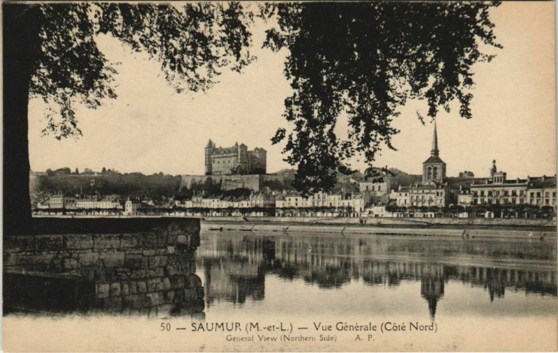 Carte postale ancienne Saumur vue generale France à Saumur