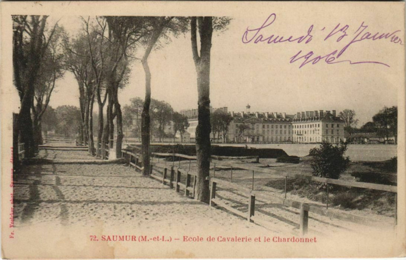 Carte postale ancienne Saumur Ecole de Cavalerie France à Saumur