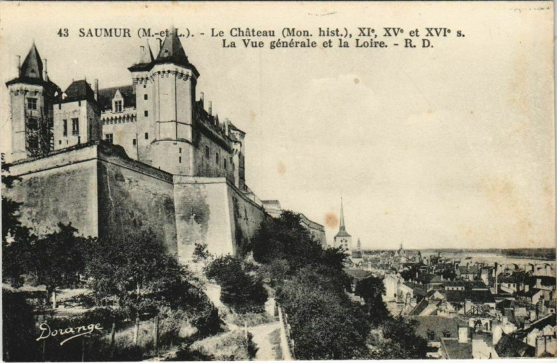 Carte postale ancienne Saumur Le Chateau France à Saumur