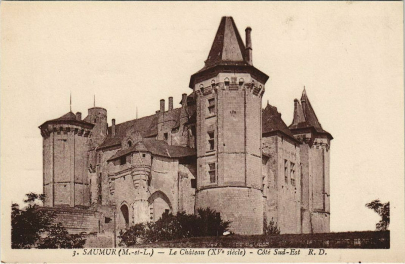Carte postale ancienne Saumur Le Chateau France à Saumur