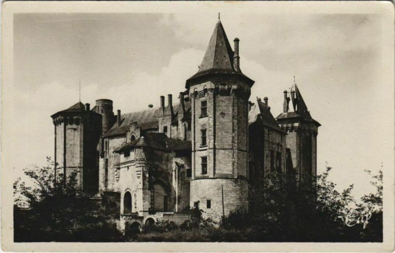 Carte postale ancienne Saumur Le Chateau France à Saumur