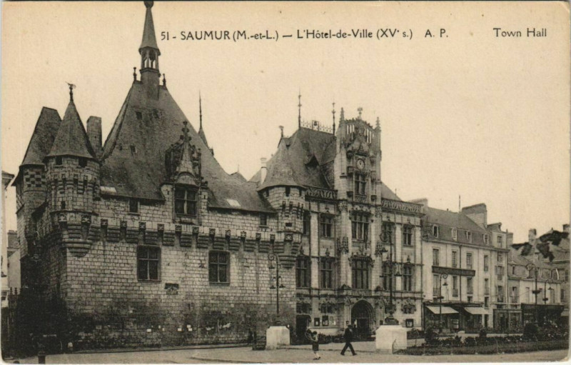 Carte postale ancienne Saumur Hotel de Ville France à Saumur