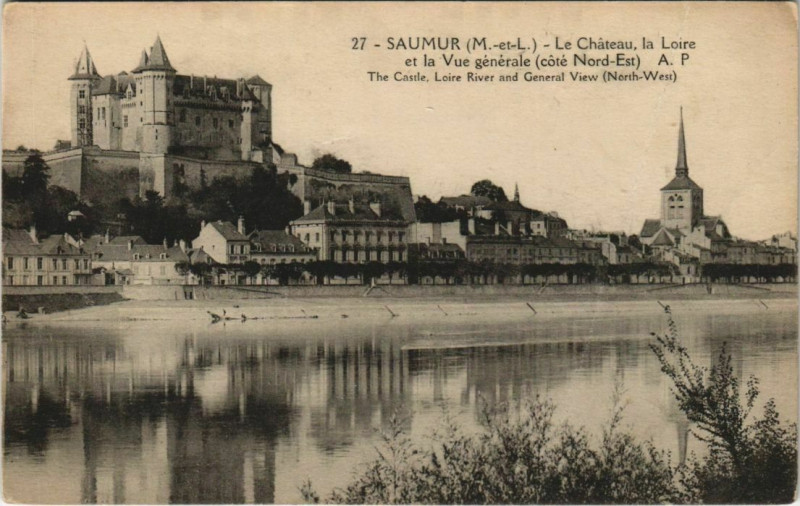 Carte postale ancienne Saumur Le Chateau France à Saumur