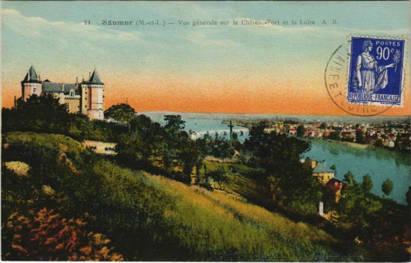 Carte postale ancienne Saumur vue generale France à Saumur