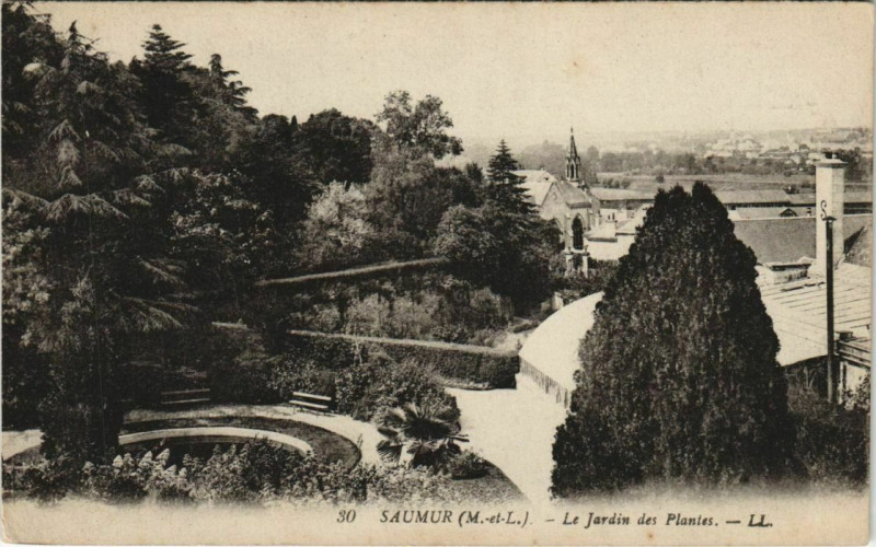 Carte postale ancienne Saumur Le Jardin des Plantes France à Saumur