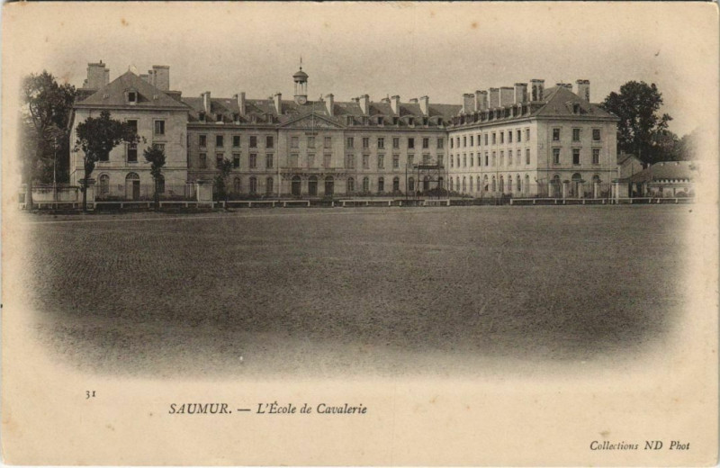 Carte postale ancienne Saumur Ecole de Cavalerie France à Saumur
